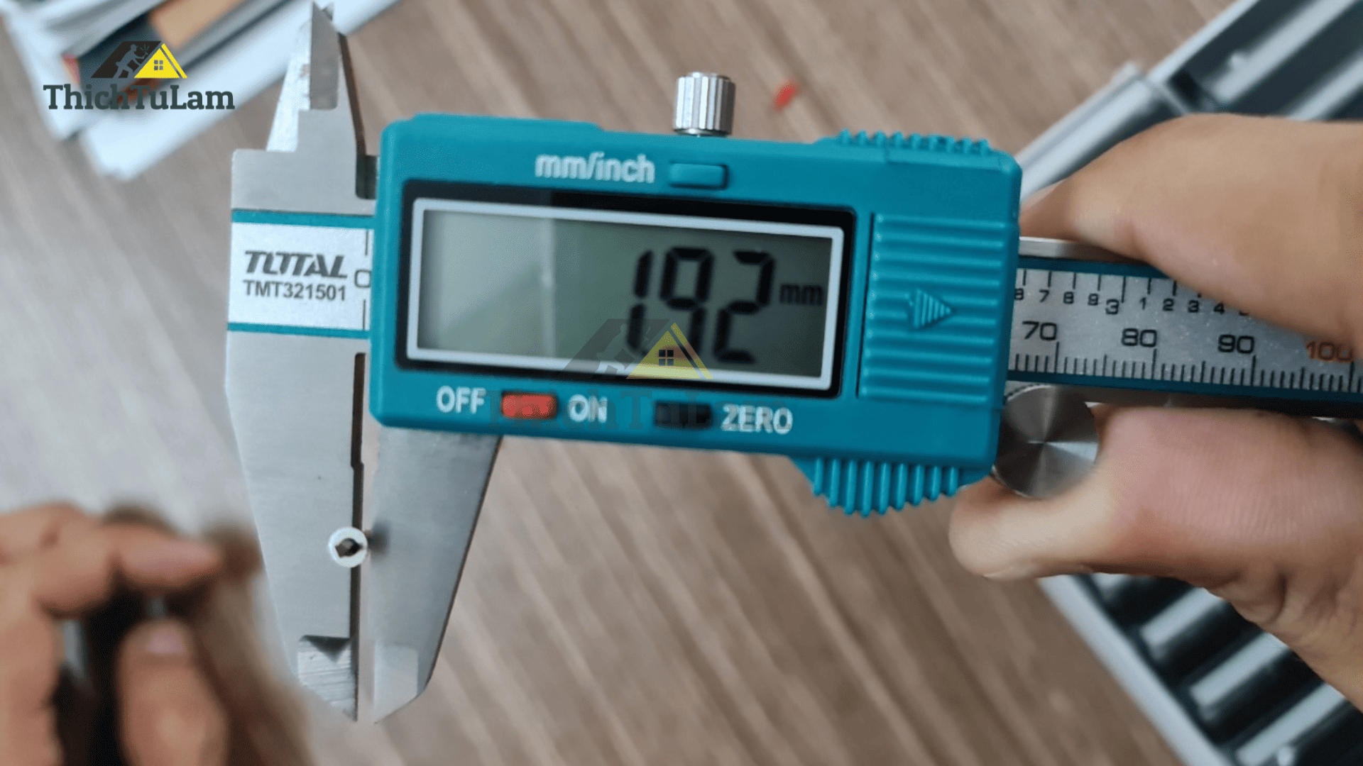 Thước cặp Total