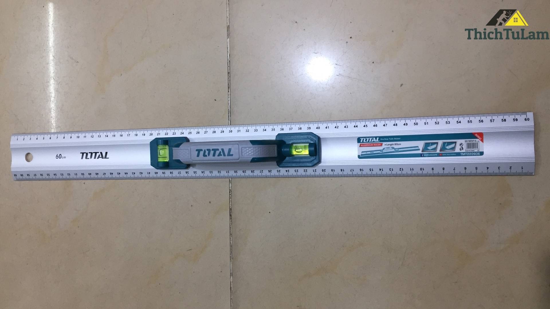 Thước chuyên dụng nhôm 60cm Total TMT222606