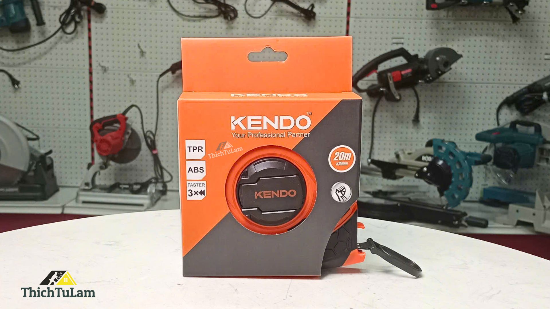 Thước cuộn sợi thủy tinh kích thước 20m×15mm Kendo 35171