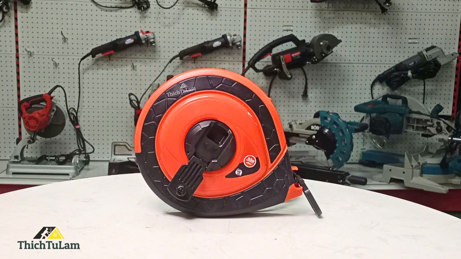 Thước cuộn sợi thủy tinh kích thước 30m×15mm Kendo 35173