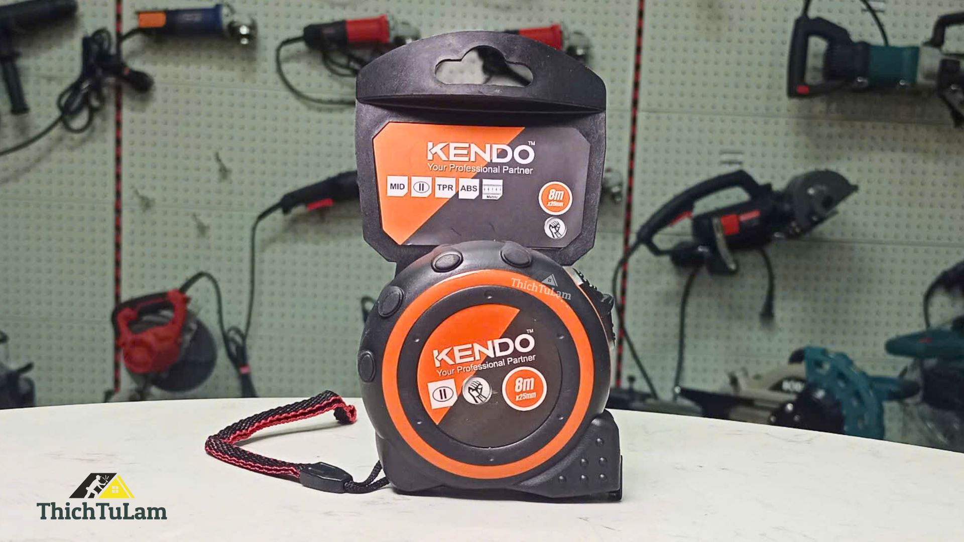 Thước cuộn thép hệ mét 8mx25mm Kendo 35033