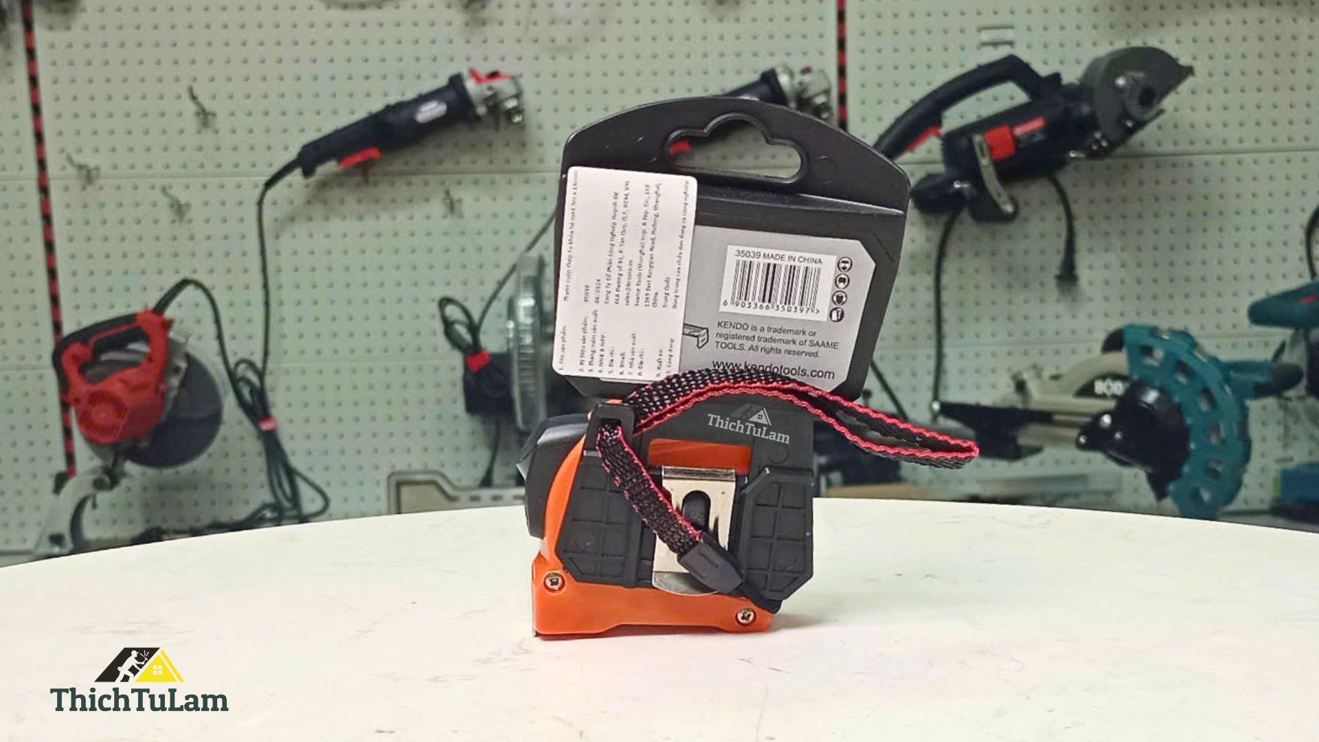 Thước cuộn thép tự khóa hệ mét 3mx16mm Kendo 35039