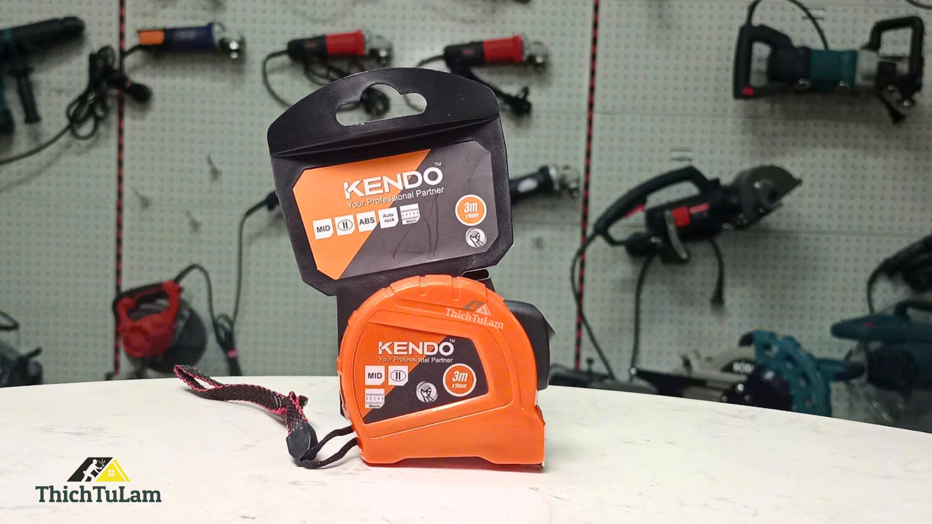 Thước cuộn thép tự khóa hệ mét 3mx16mm Kendo 35039