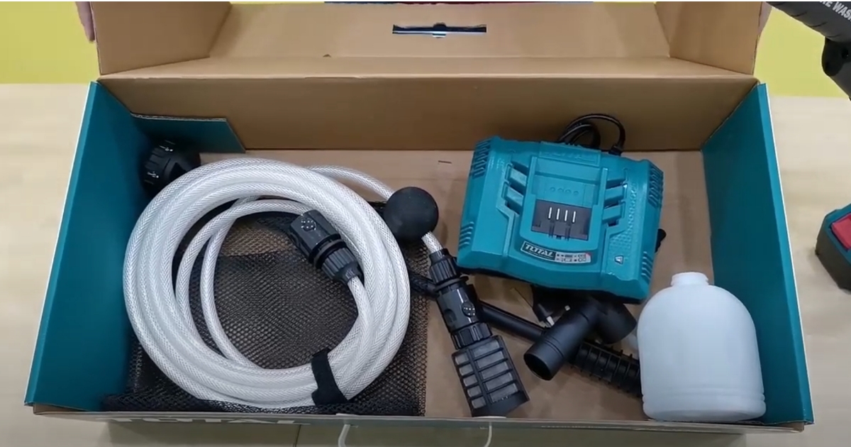 Máy xịt rửa xe dùng pin 20V TOTAL TPWLI20084