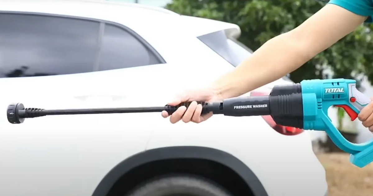 Máy xịt rửa xe dùng pin 20V TOTAL TPWLI20084