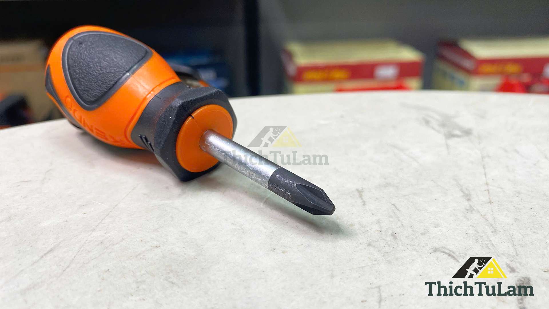 Tua vít bake bằng thép Cr-V tay cầm bọc cao su PH2 x 38mm Kendo 20145