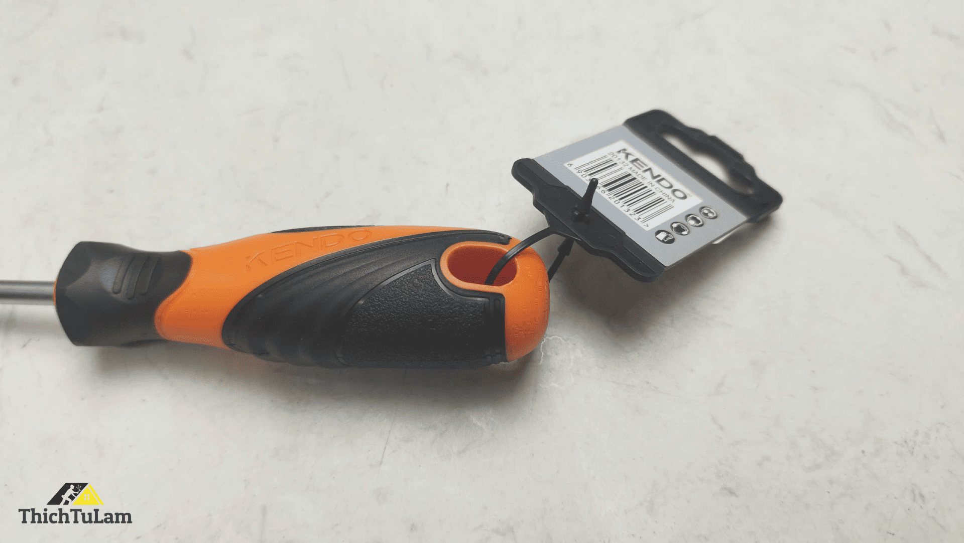 Tua vít bake bằng thép Cr-V tay cầm bọc cao su PH2x150mm Kendo 20132