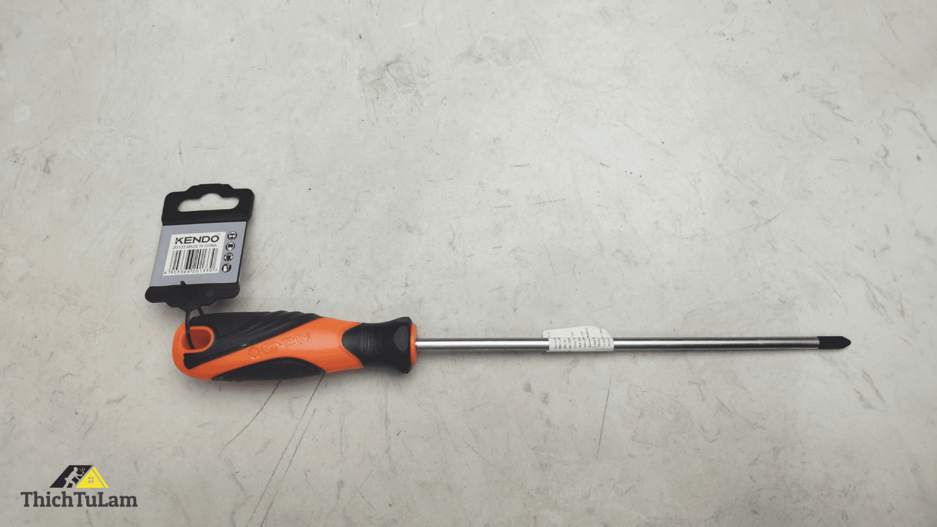 Tua vít bake bằng thép Cr-V tay cầm bọc cao su PH2x200mm Kendo 20133