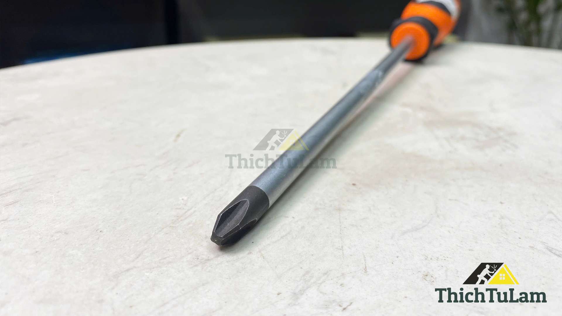 Tua vít bake bằng thép Cr-V tay cầm bọc cao su PH3x200mm Kendo 20137