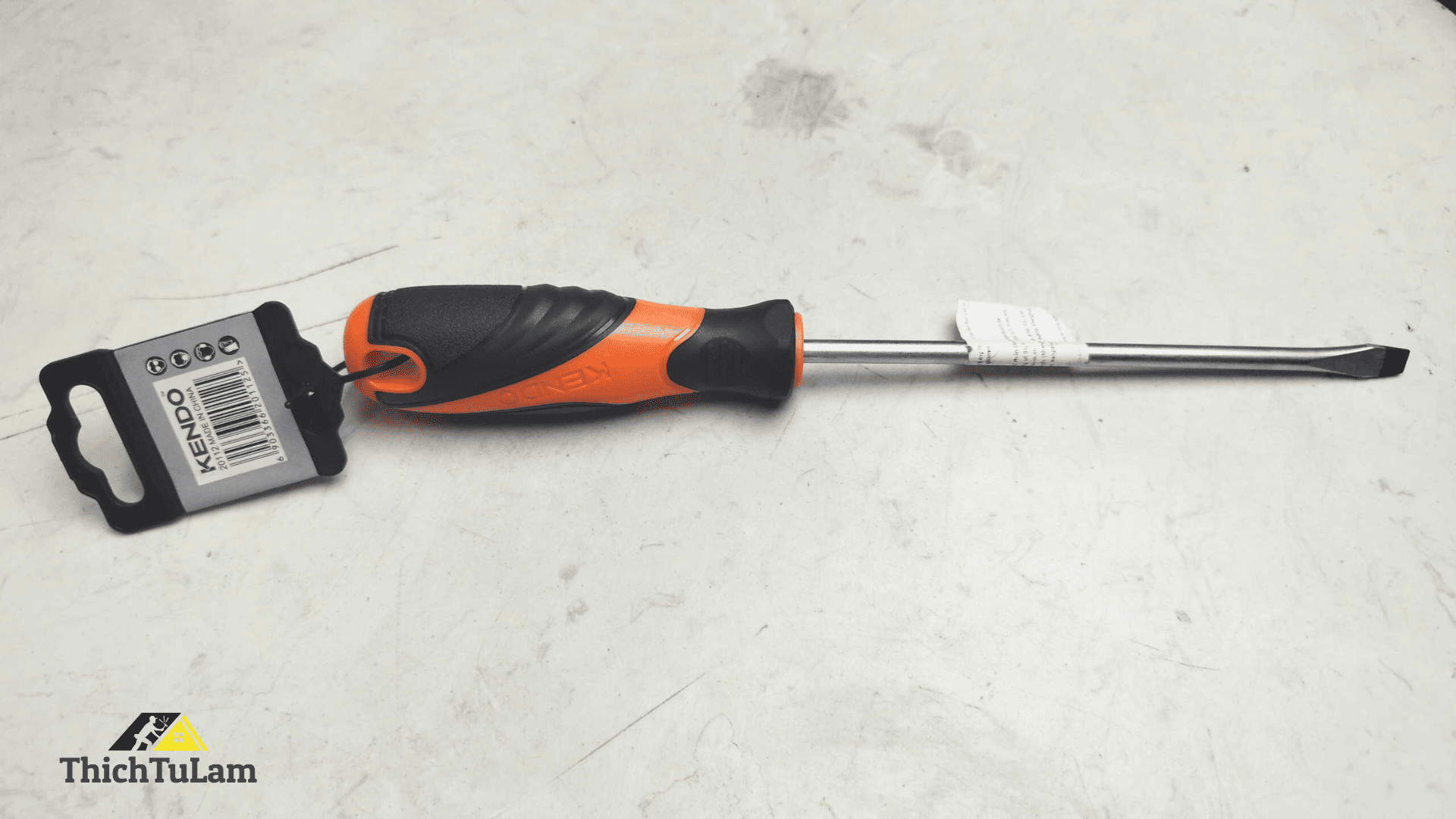 Tua vít dẹp bằng thép Cr-V tay cầm bọc cao su 6.5x1.2x150mm Kendo 20112