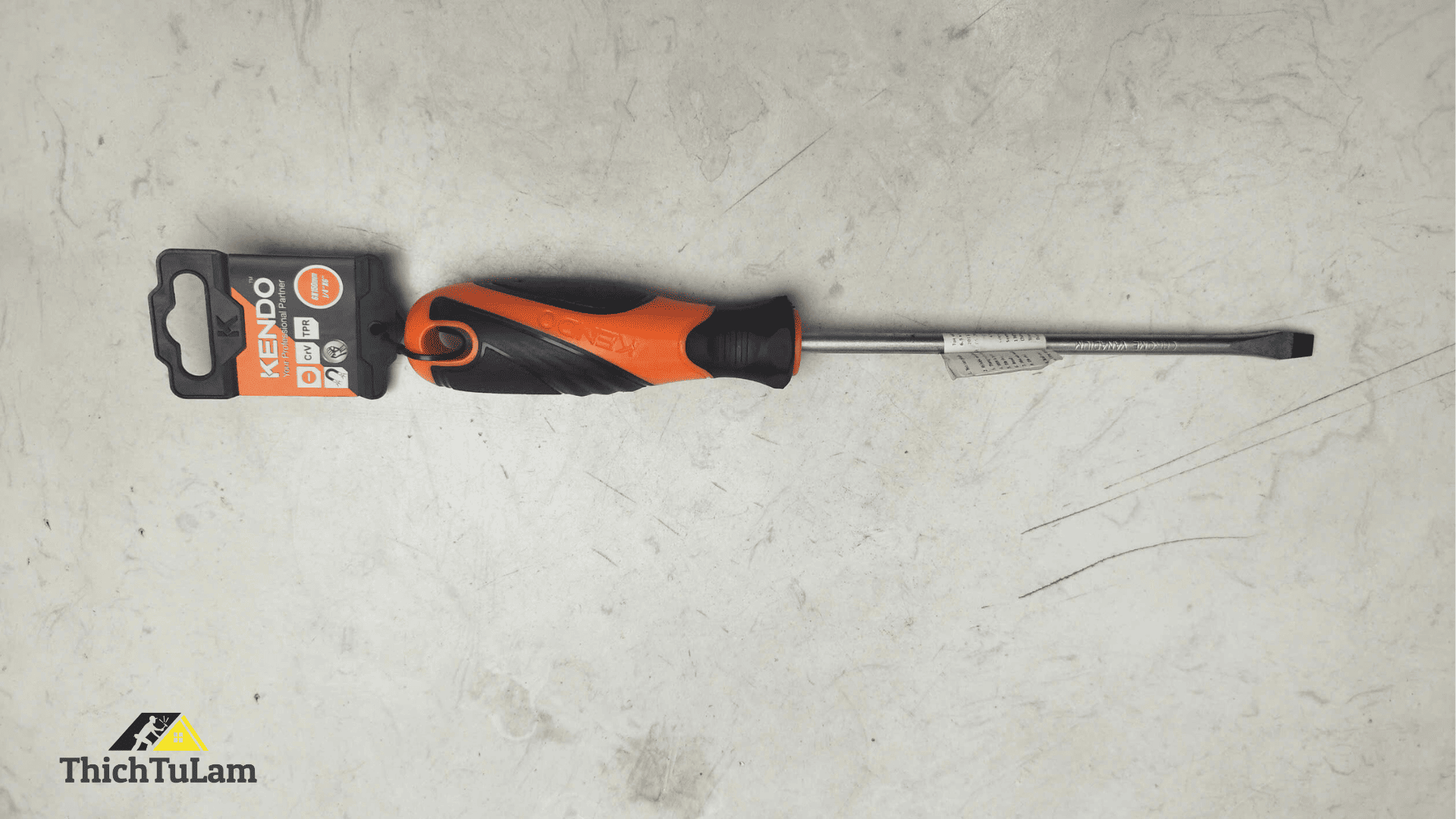 Tua vít dẹp bằng thép Cr-V tay cầm bọc cao su 6.5x1.2x150mm Kendo 20112