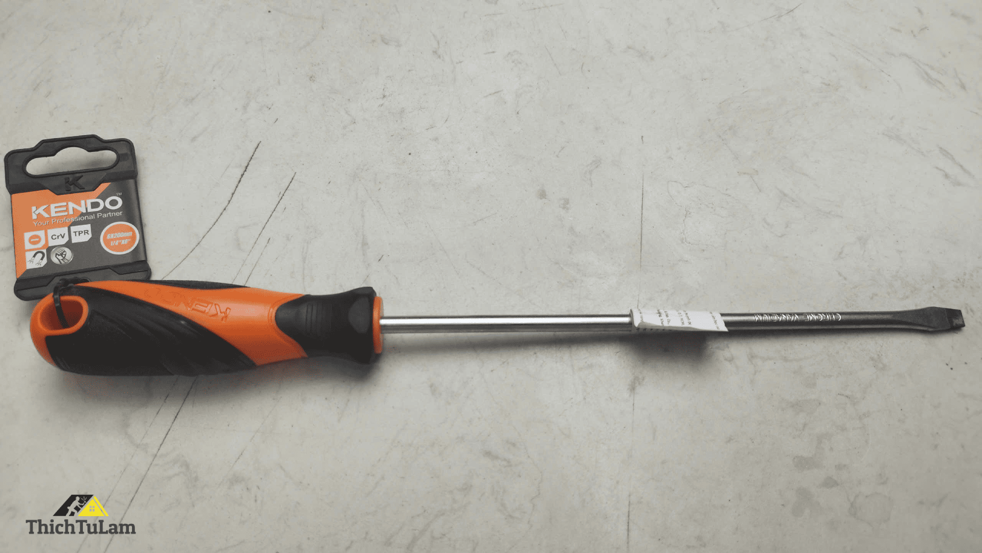Tua vít dẹp bằng thép Cr-V tay cầm bọc cao su 6.5x1.2x200mm Kendo 20113