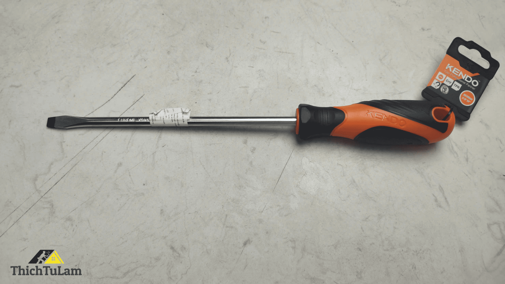 Tua vít dẹp bằng thép Cr-V tay cầm bọc cao su 8x1.6x200mm Kendo 20117