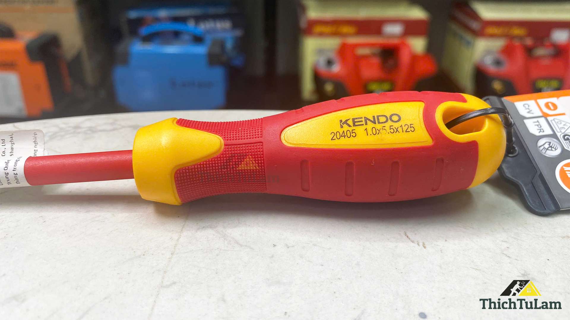 Tua vít dẹt cách điện 1000V VDE 1.0x5.5x125mm Kendo 20405