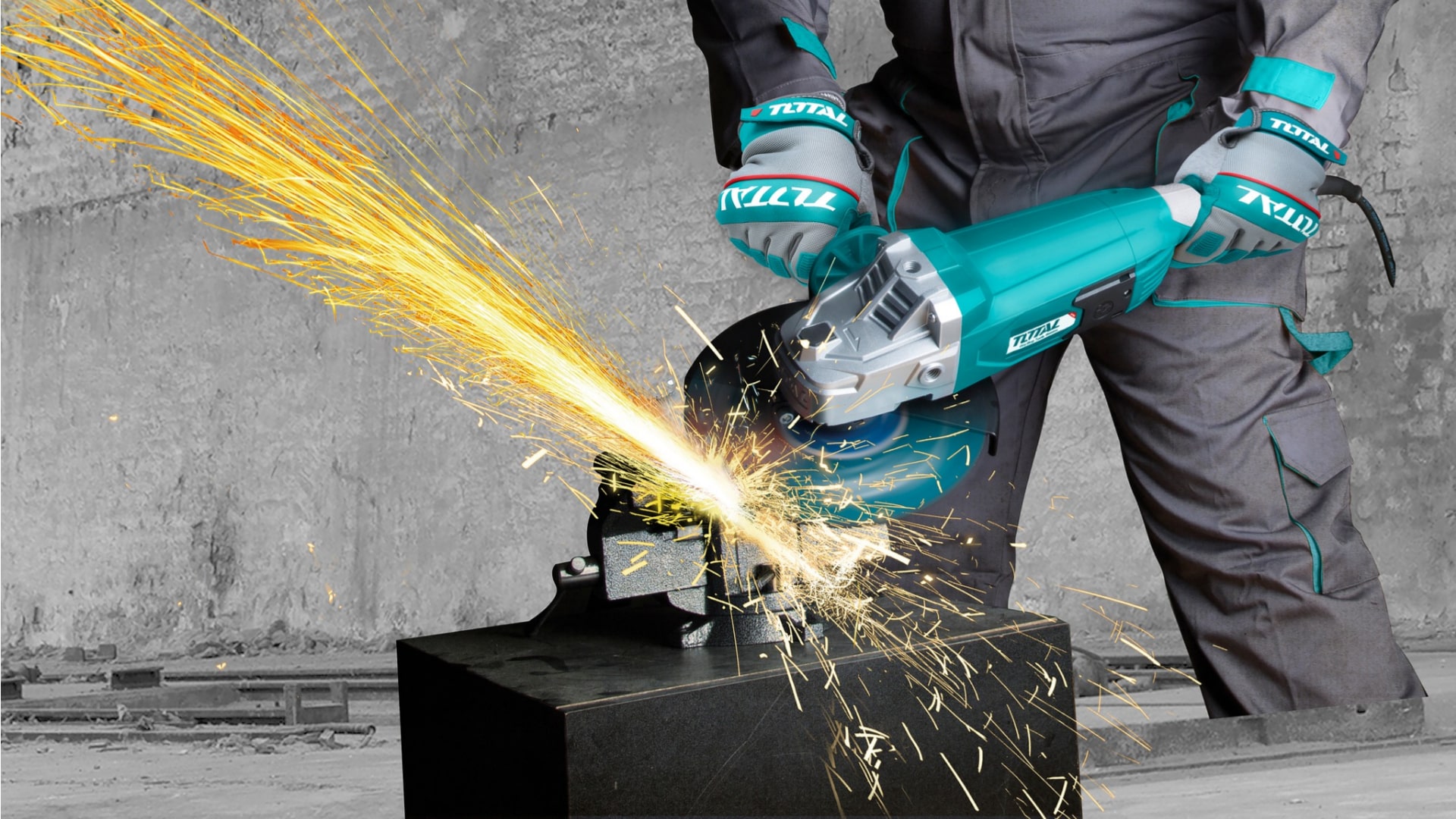 Tương lai của DCA và TOTAL trong thị trường đồ điện tại Việt Nam