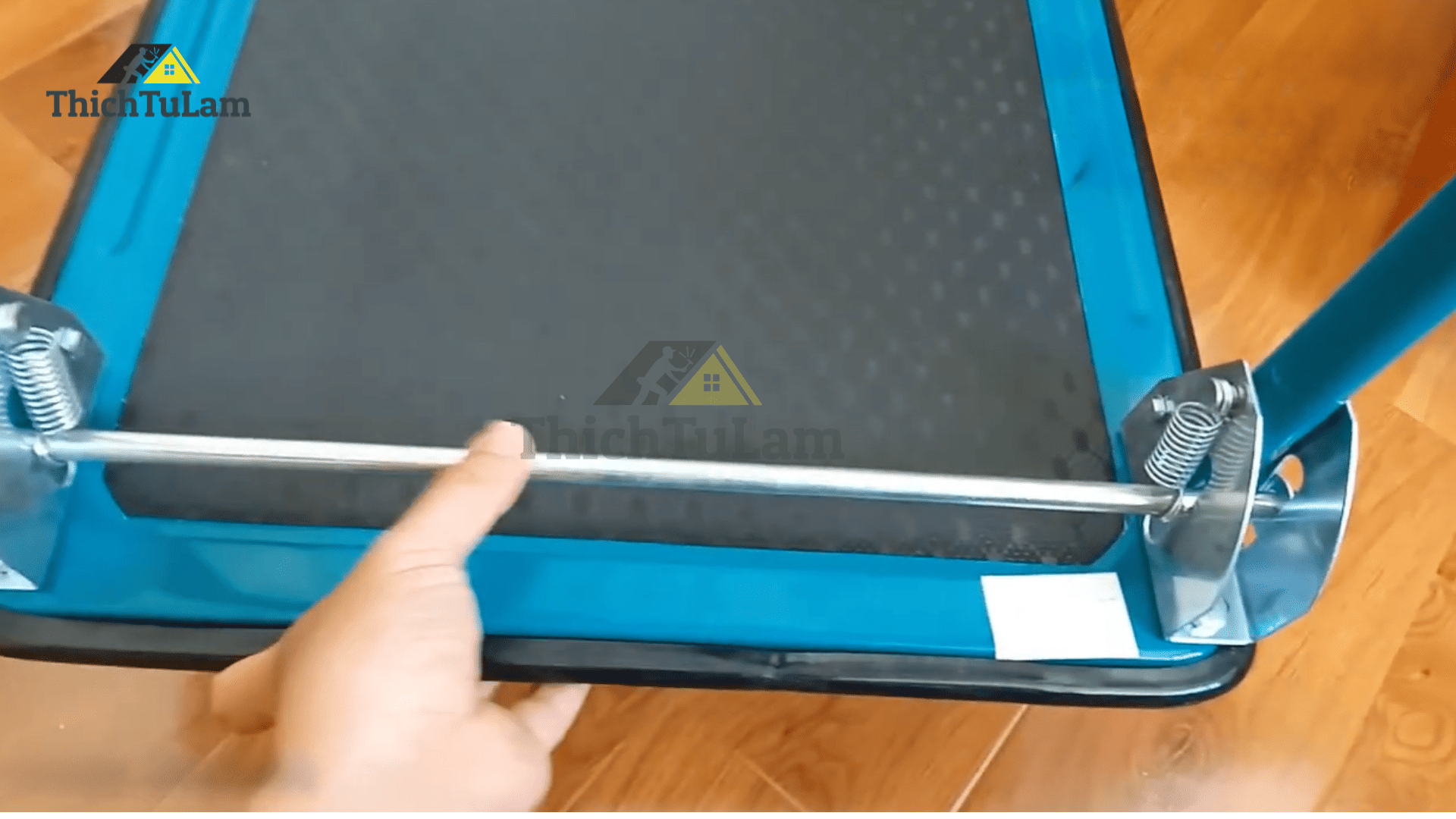 Xe đẩy hàng Total