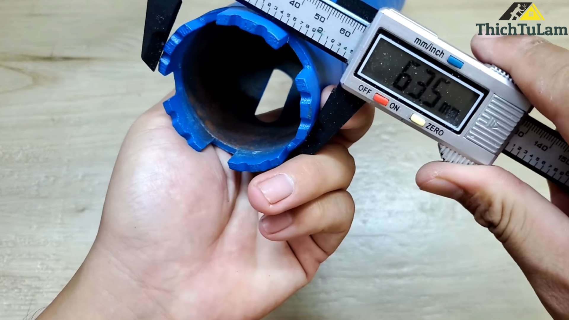 Xem xét đường kính và chiều dài của mũi khoan