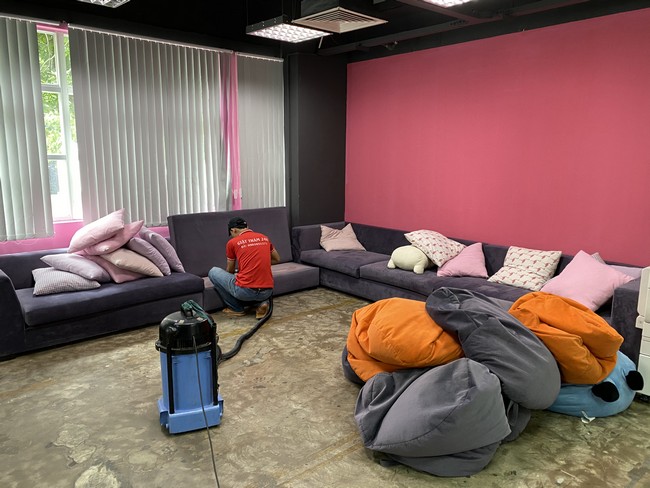 cơ sở giặt ghế sofa chuyên nghiệp giá rẻ tại quận càu giấy hà nội.