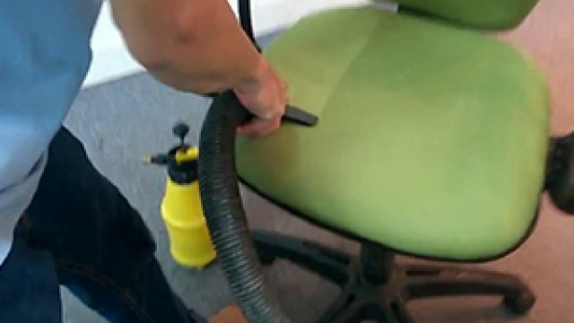 cơ sở giặt ghế văn phòng chuyên nghiệp giá rẻ tại quận long biên hà nội..