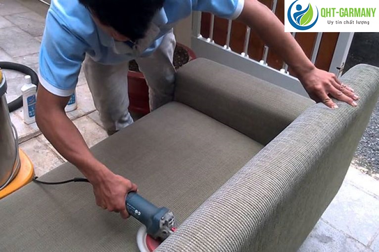 công ty giặt ghế sofa chuyên nghiệp giá rẻ tại quận long biên hà nội.