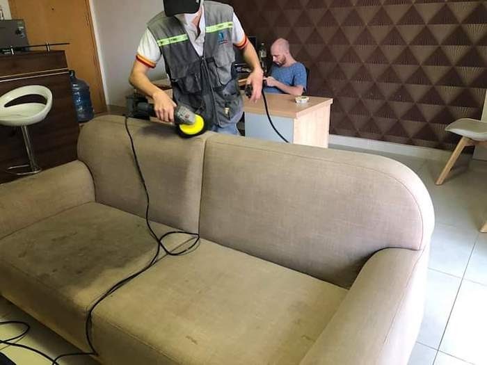 công ty giặt ghế sofa tại nhà giá rẻ tại quận cầu giấy hn.jpg