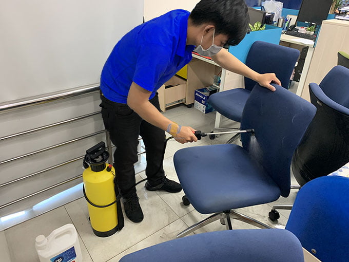 công ty giặt ghế văn phòng chuyên nghiệp giá rẻ tại quận ba đình hn.jpg