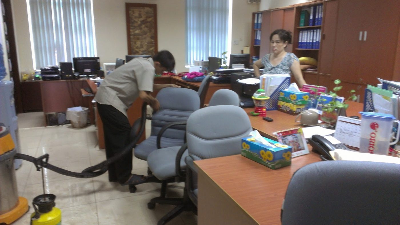công ty giặt ghế văn phòng chuyên nghiệp giá rẻ tại quận hai bà trưng hn.jpg