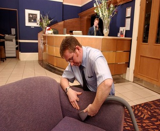 dịch vụ giặt ghế sofa chuyên nghiệp gí rẻ tại quận hai bà trưng hà nội.