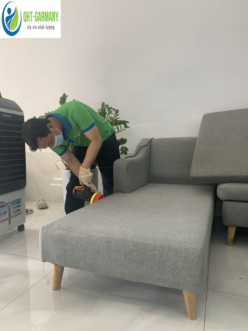 dich vụ giặt ghế sofa chuyên nghiệp uy tín giá rẻ tại quận hà đông.jpg