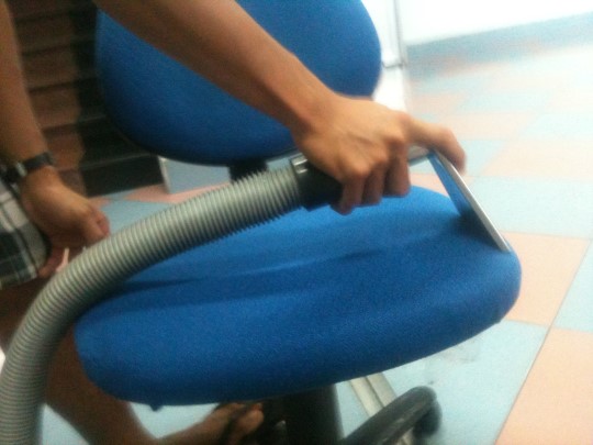 dịch vụ giặt ghế văn phòng chuyên nghiệp giá rẻ tại la thành ba đình hà nội .