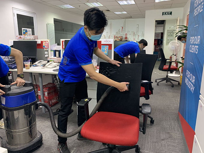 dịch vụ giặt ghế văn phòng giá rẻ tại quận hoàng mai.jpg