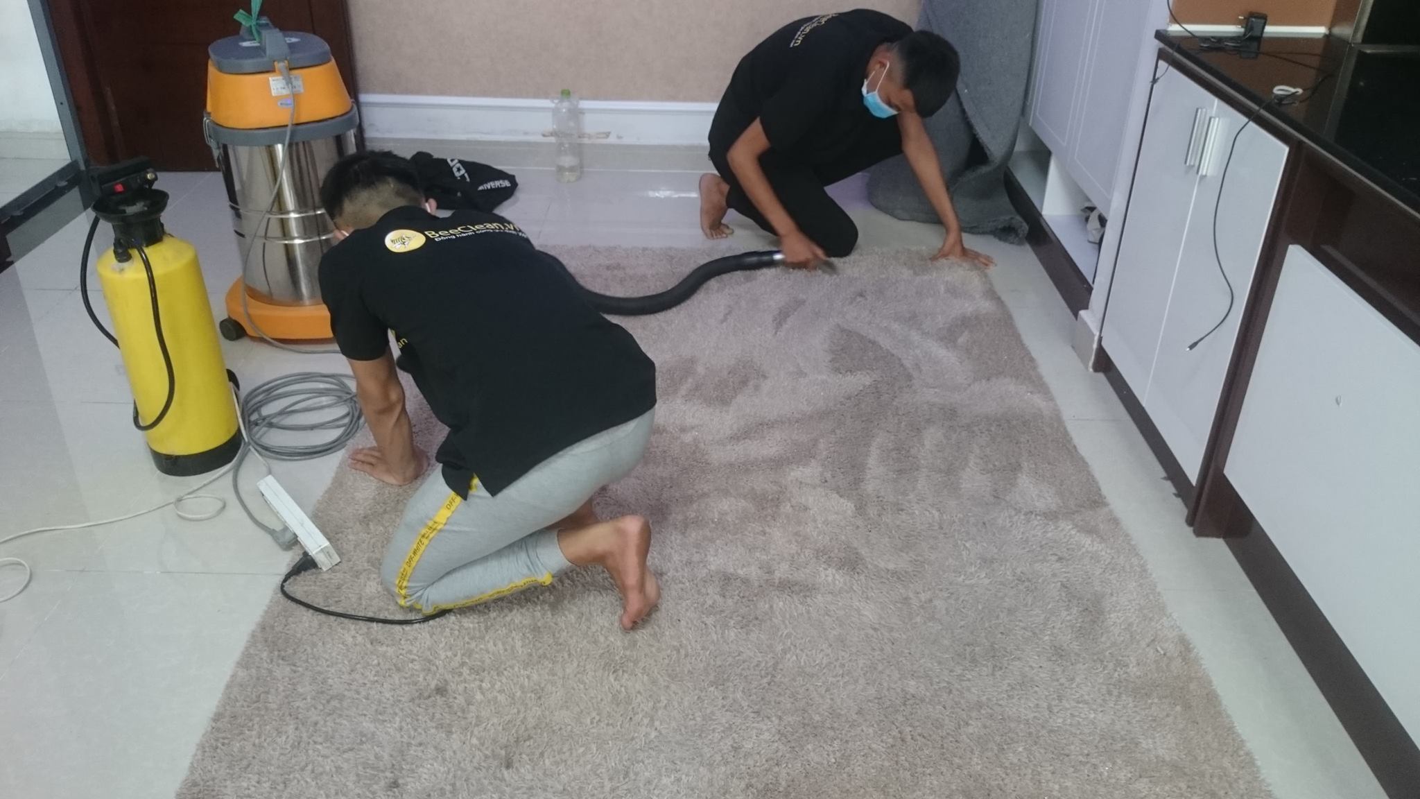 dịch vụ giặt thảm giá rẻ chuyên nghiệp ở đường thụy khuê tây hồ hà nội.