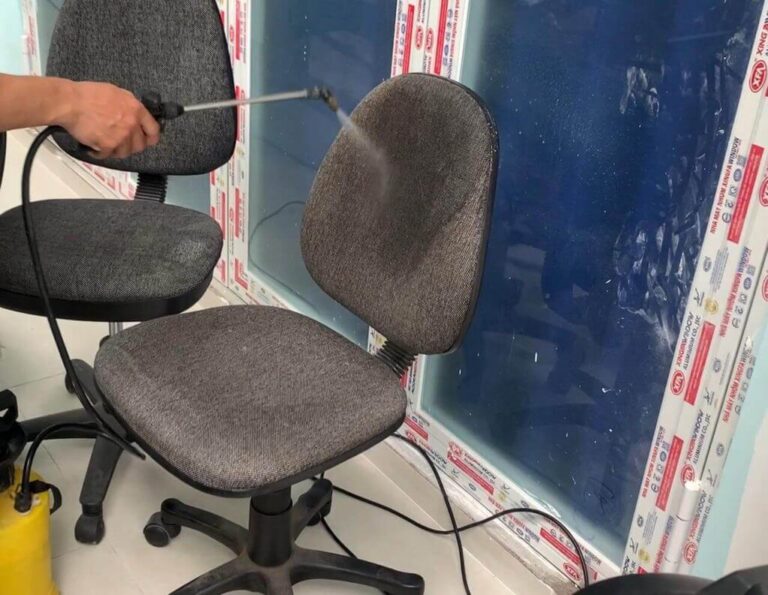 giặt ghế văn phòng giá rẻ uy tín tại quận long biên hn.jpg