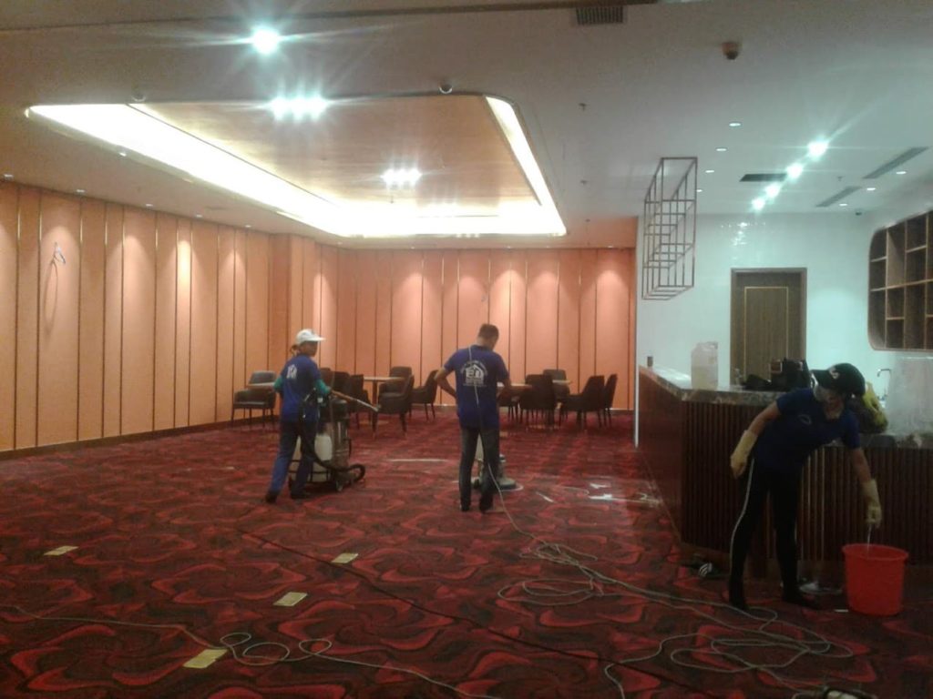 giặt thảm giá rẻ tại phố nguyễn đình hoàn cầu giấy hà nội.