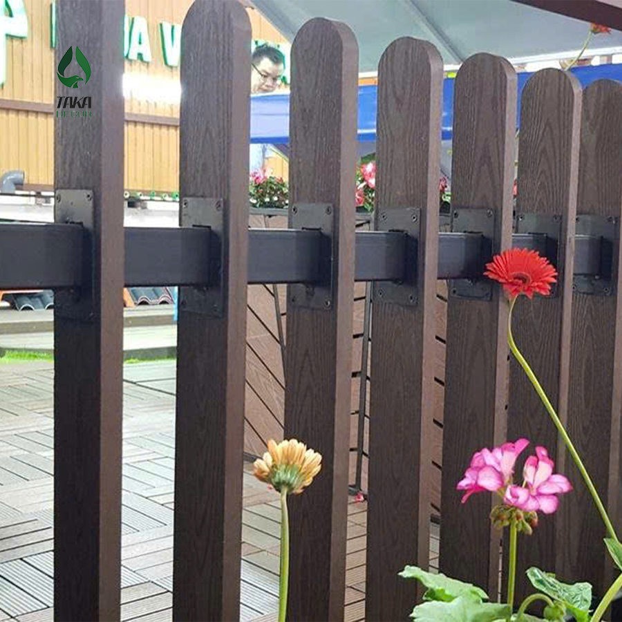 Hàng rào gỗ nhựa ngoài trời