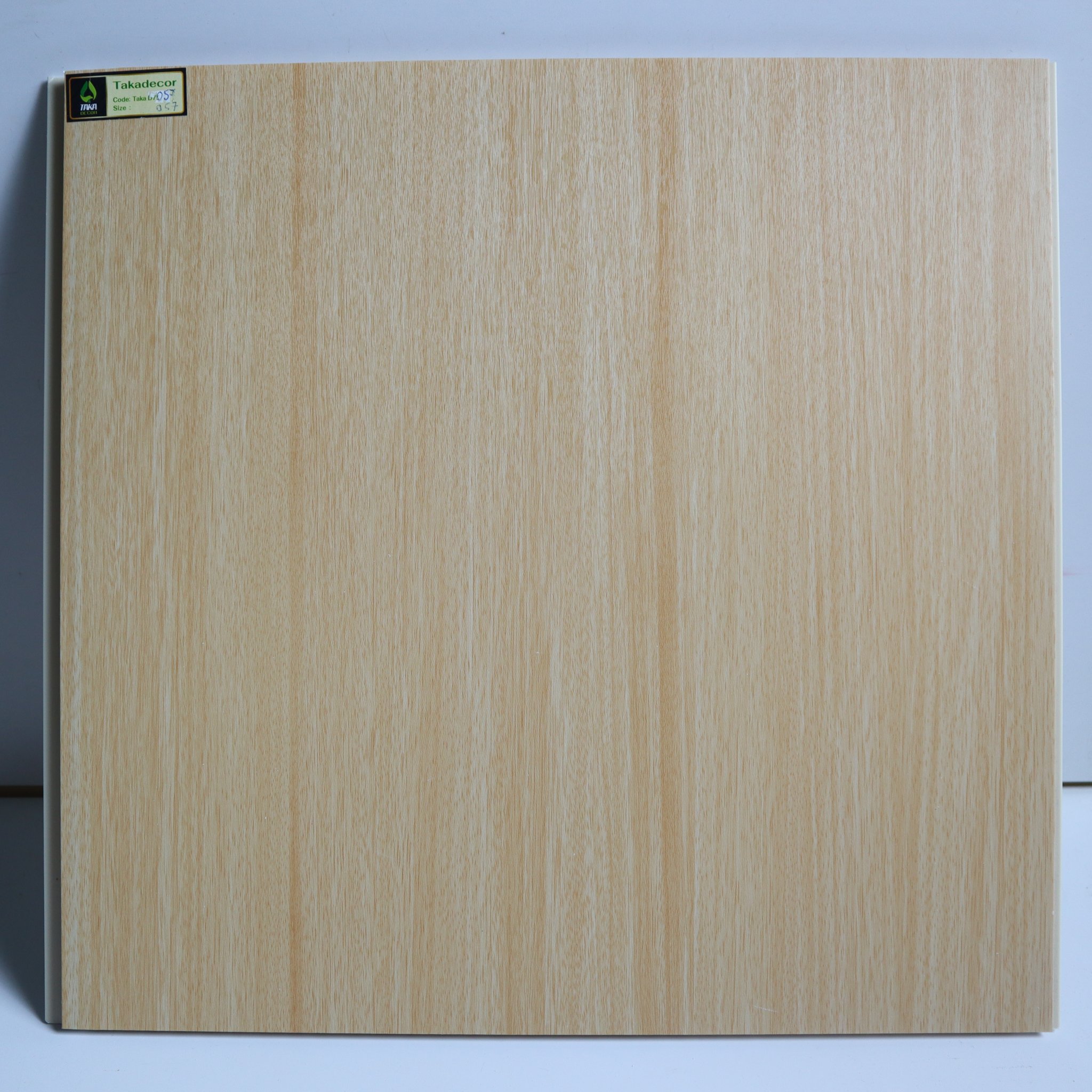 Mẫu Trần Nhựa Đẹp Nhất Hiện Nay