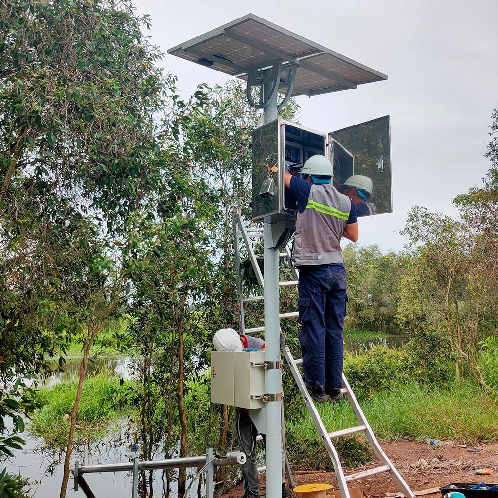 Lắp đặt trạm quan trắc tự động chất lượng nước Khu bảo tồn Láng Sen