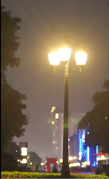 đèn cột ngoài trời