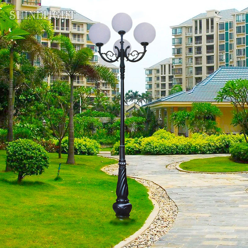 cột đèn sân vườn Banian