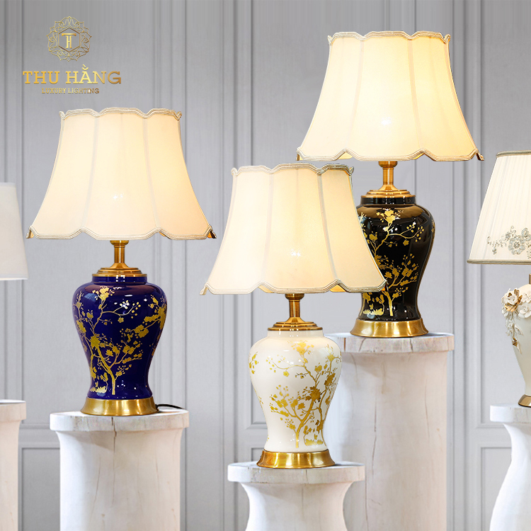 den ban trang tri phong khach