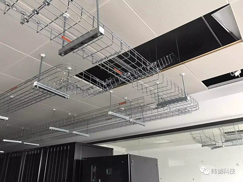 Máng cáp tiết kiệm thời gian và tăng tính thẩm mỹ.