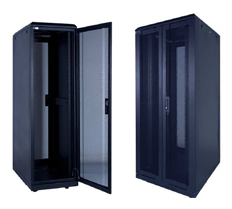 Các phụ kiện bên trong tủ rack 42u