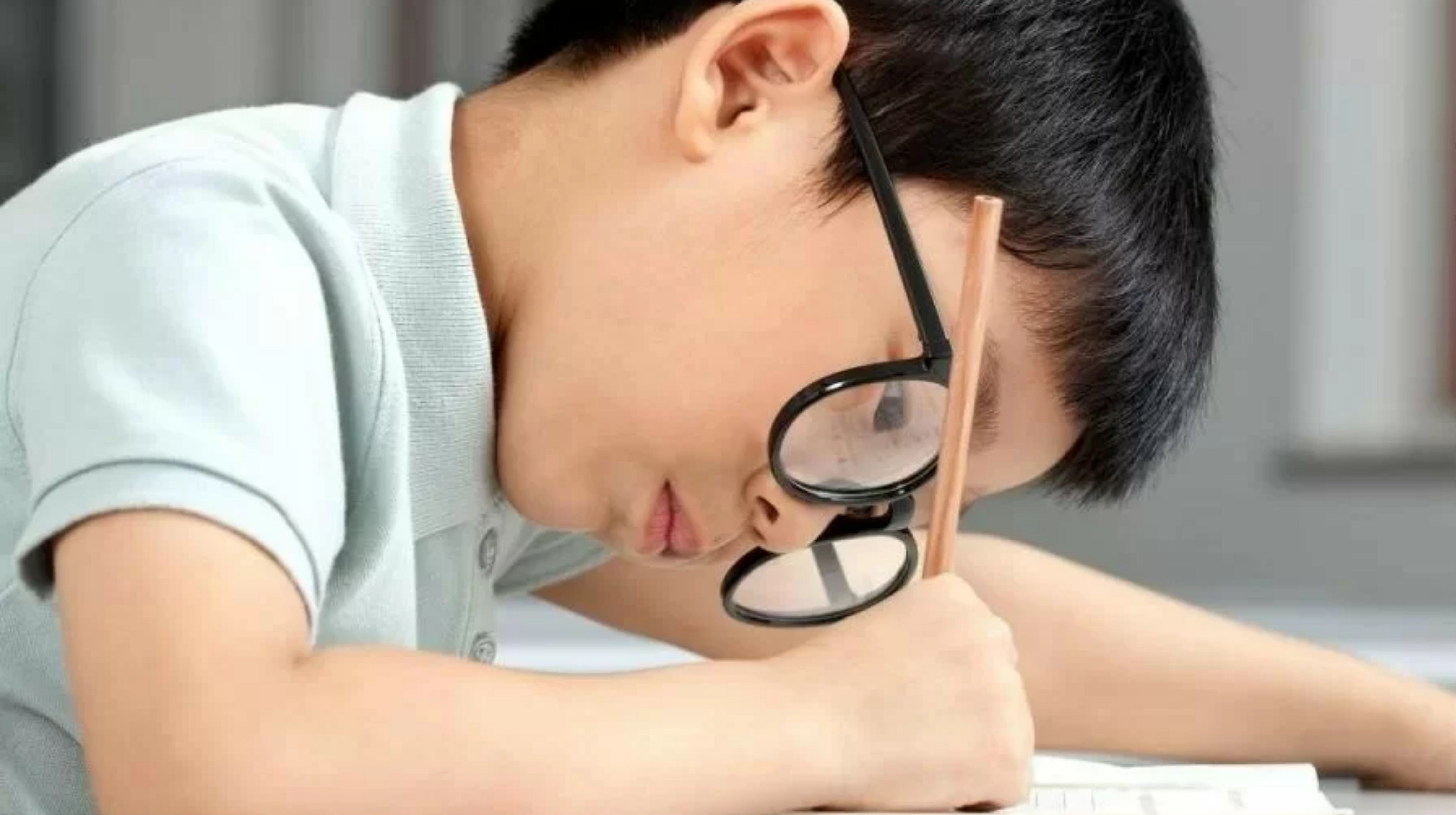 Cận thị học đường là gì?