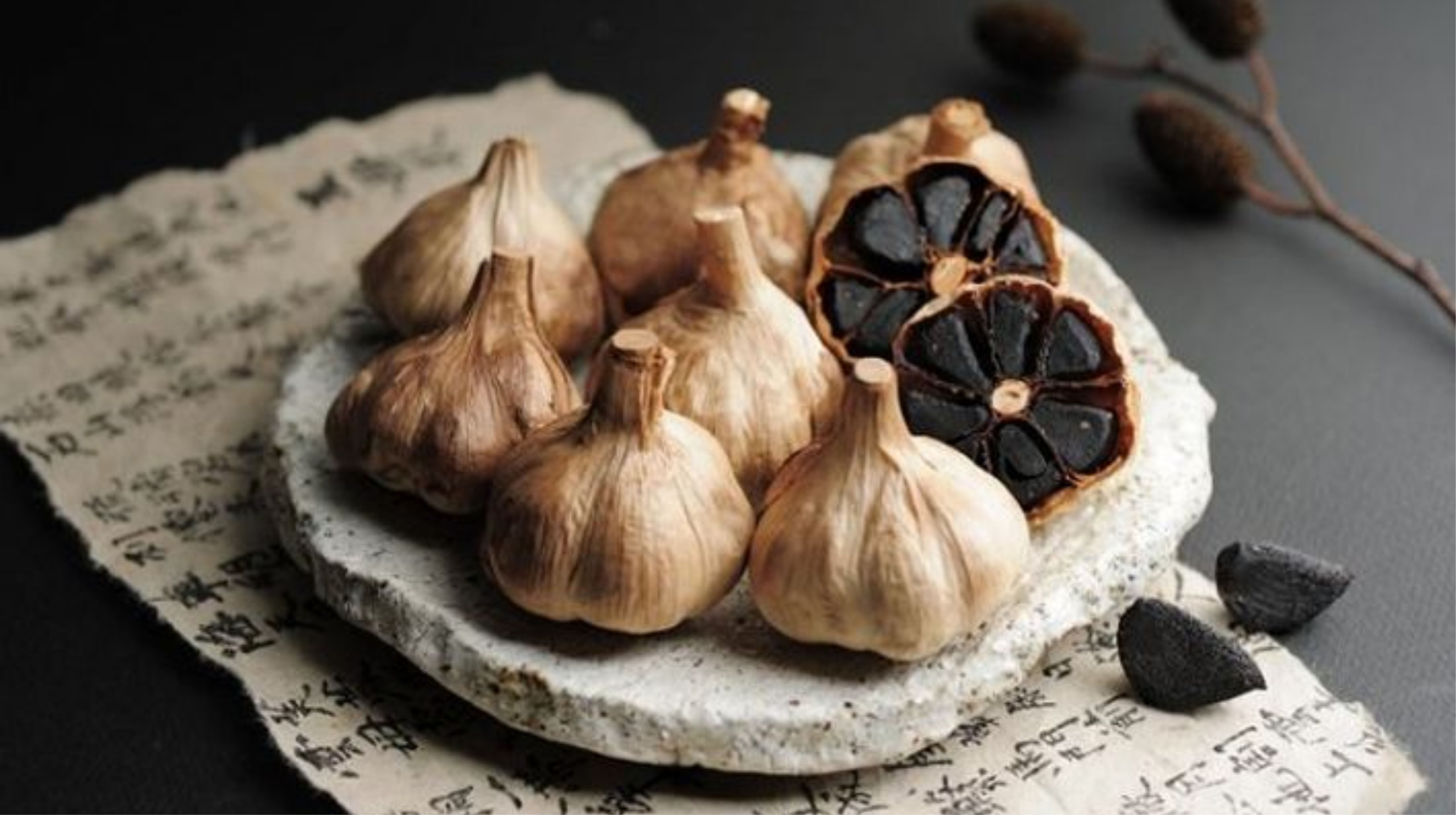 Tỏi đen giúp cải thiện tuần hoàn máu, giảm cholesterol