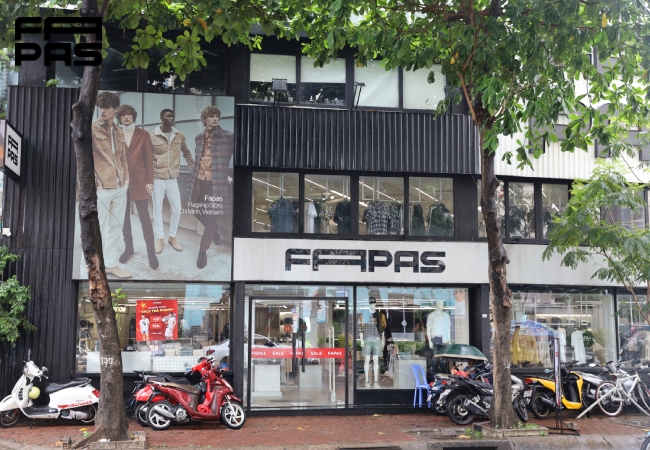 Nên mua áo tank top nam ở chính hãng ở đâu