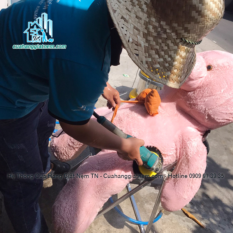 Giặt Topper và nệm thú bông tại nhà