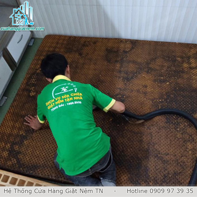 Phục hồi nệm cao su chai cứng, rách lũng bằng tấm cao su Malaysia