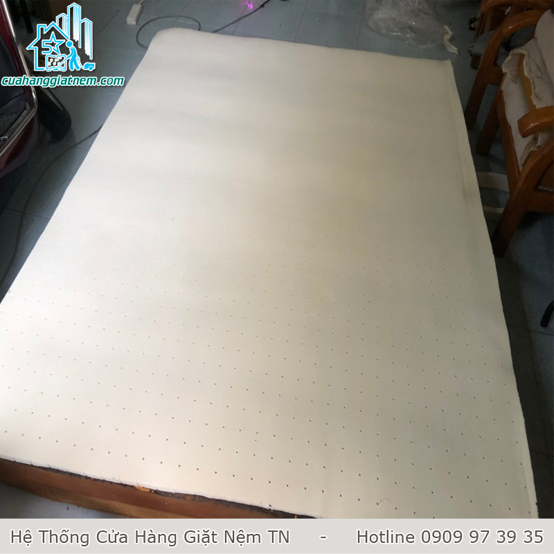 Phục hồi nệm cao su chai cứng, rách lũng bằng tấm cao su Malaysia