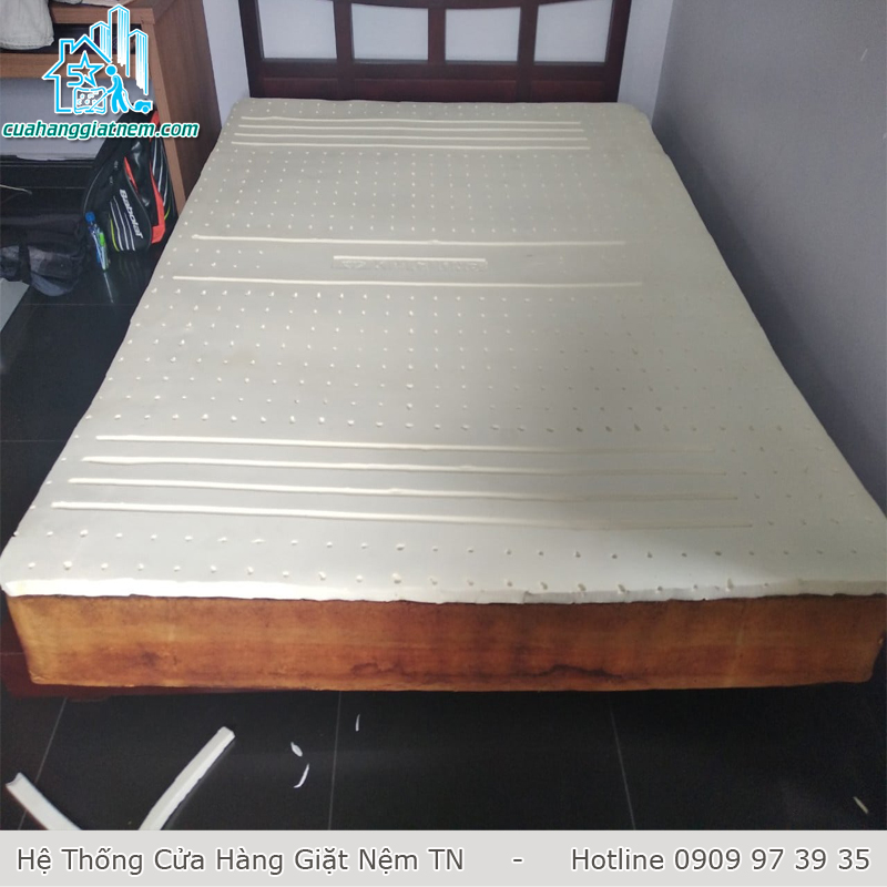 Phục hồi nệm cao su chai cứng, rách lũng bằng tấm cao su Malaysia