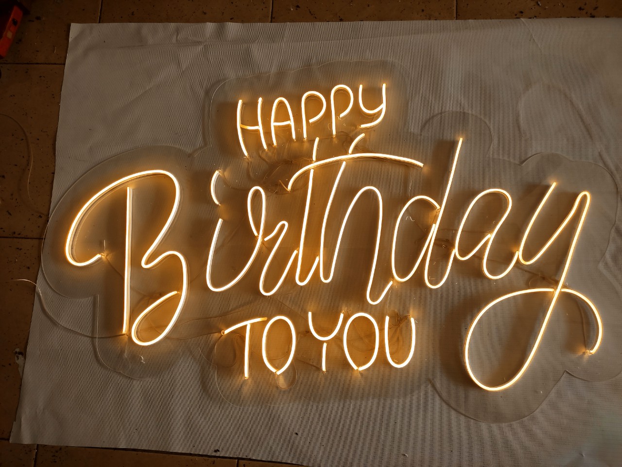 //bizweb.dktcdn.net/100/397/776/files/led-neon-sinh-nhat.jpg?v=1653211611230